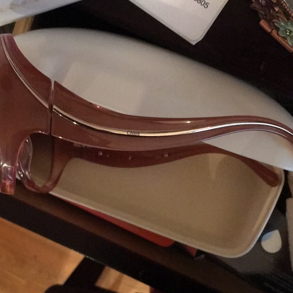 Chloe Large Sunglasses - Picture 3 of 5